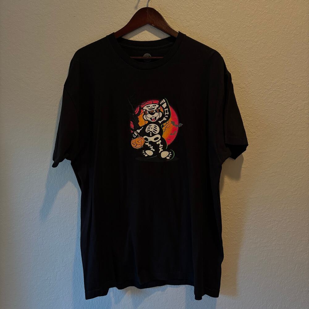 BUC-EE’S Animated Glow-in-the-Dark T-Shirt Unisex Black Sz 2XL Halloween Fall